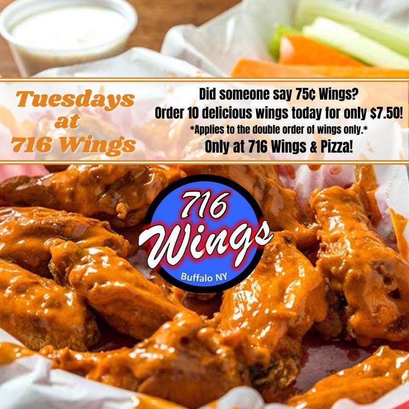 Wings with celery and carrots